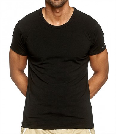 /products/camiseta-basica-negra/